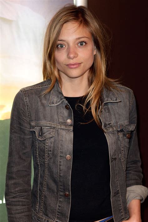 Pictures of Lizzie Brocheré