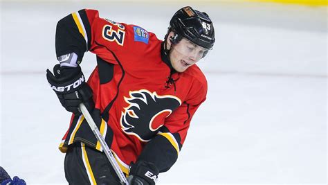 Flames prospect Sam Bennett needs shoulder surgery