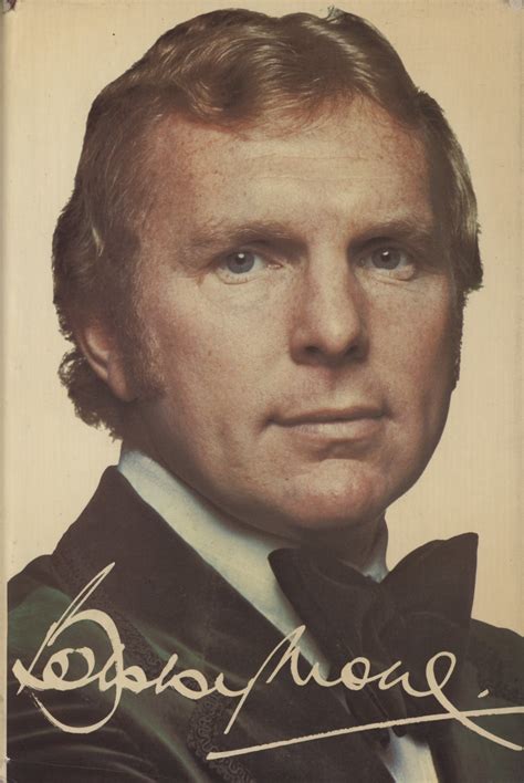 bobby moore  authorised biography football biographies