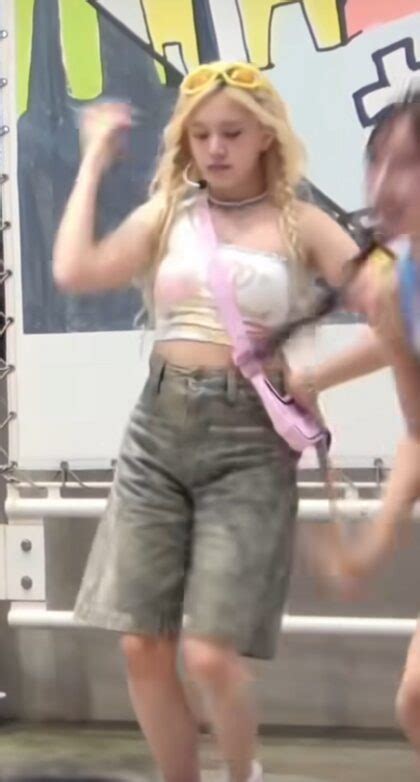 STAYC's J Sparks Viral "Concern" After Alleged Weight Gain - Koreaboo