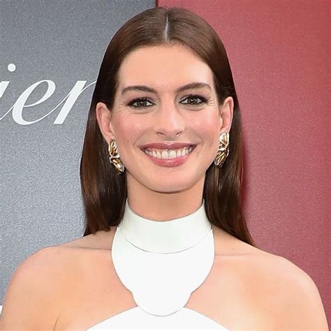 Anne Hathaway Net Worth - Net Worth Forum