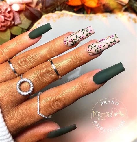 35+ Cute Fall Nails: Adorable Autumn Manicures - Emerlyn Closet