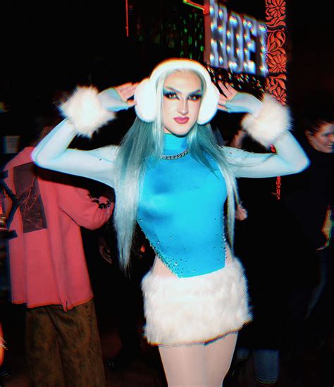 Vicky Vee (@vickyveenyc) • Instagram photos and videos