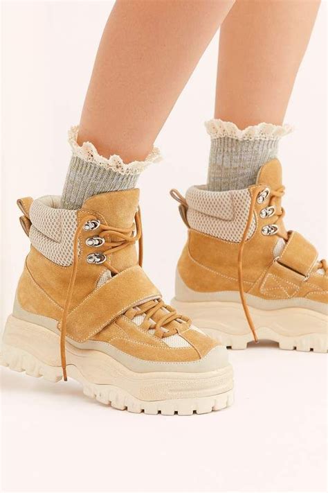 Escapade Space Dye Ruffle Socks | Ruffled socks, Fashion clothes women ...