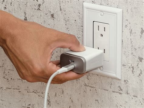 OtterBox Premium Pro Fast Charge GaN wall and car chargers unveiled for ...
