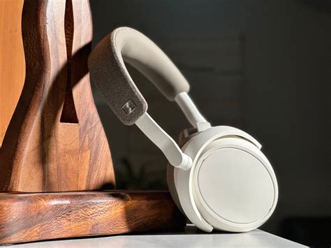 HiFi Sound and Cutting Edge Tech: Sennheiser Momentum 4 Review – Bloom ...