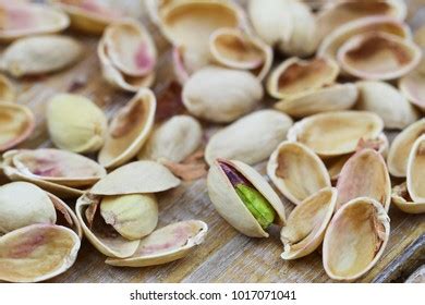 how to open a pistachio nut