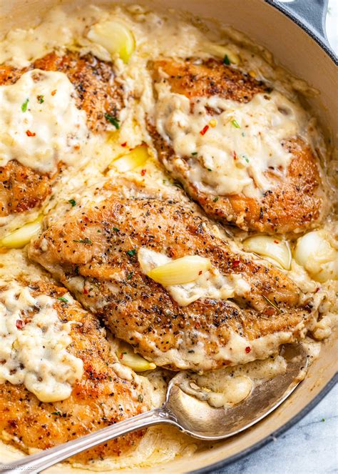 Creamy Garlic Chicken Recipe – Creamy Garlic Chicken Breasts — Eatwell101