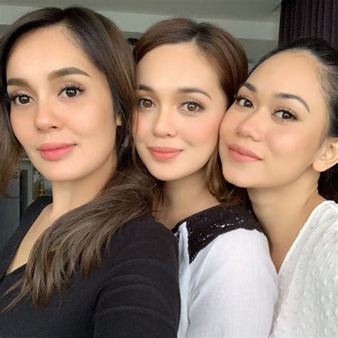 uqasha senrose  nelydia senrose berhenti burukkan kakak