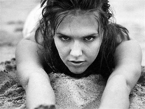 Dominique - Dominique Swain Wallpaper (1369576) - Fanpop