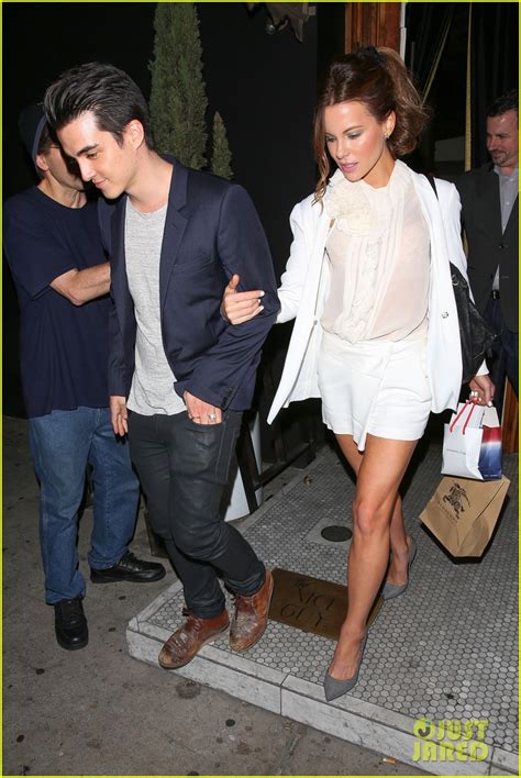 Kate Beckinsales ‘Love & Friendship’ To Be Acquired By Amazon: Photo