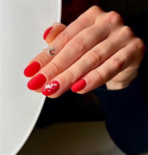 red nails ideas 3