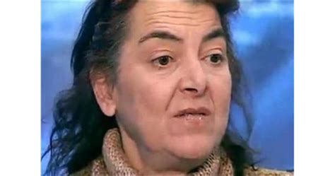 Уволнената учителка Иванова е добре, пяла с китара преди Нова година