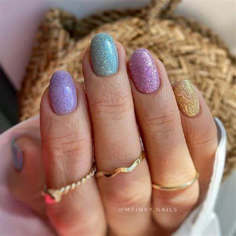 The Hottest Glitter Nails for Summer Vibes