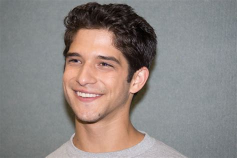 Tyler Posey Wallpapers - Top Free Tyler Posey Backgrounds - WallpaperAccess