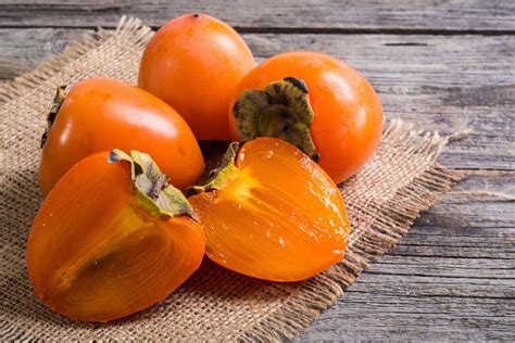 What Does Persimmon Taste Like? - Corrie Cooks