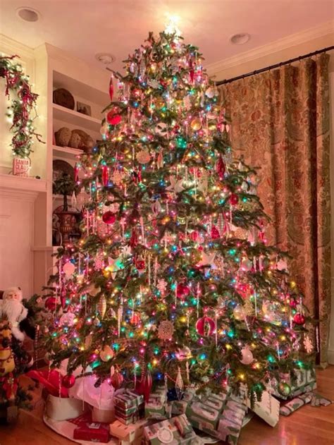 tacky christmas tree decorations