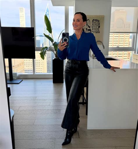 Lisa Ann | Football Sunday is what it’s all about today! 🏈After a wild