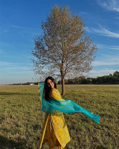 Shreya Saxena | Catch a glimpse | Instagram