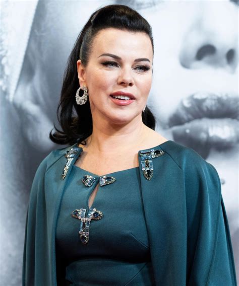 Debi Mazar, TR retro glamour fashion icon : r/Kibbe