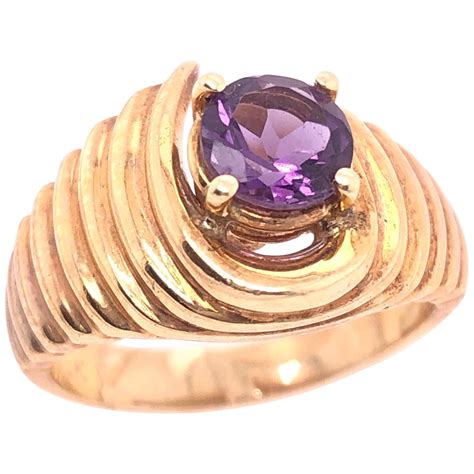 14 Karat Yellow Gold Fashion Amethyst Ring with Center Diamond For Sale