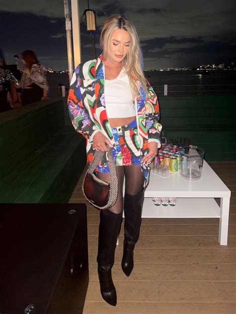 Shop Juliette Porter Outfits | Shop Juliette Porter Style | Shop