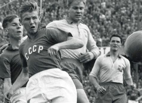 Эдуард Стрельцов – биография, карьера, достижения, статистика, фото ...