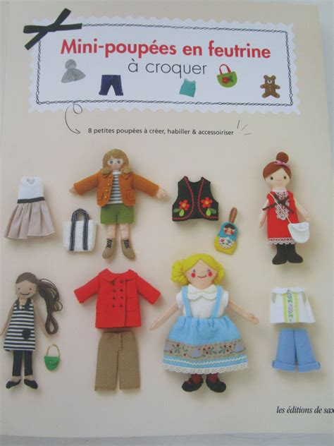 De jolies poupées en feutrine à habiller et à accessoiriser