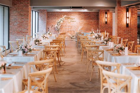 Lounge & Bar - Brick House Group