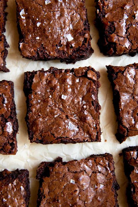 Easy Flourless Brownies - Spoonful of Flavor