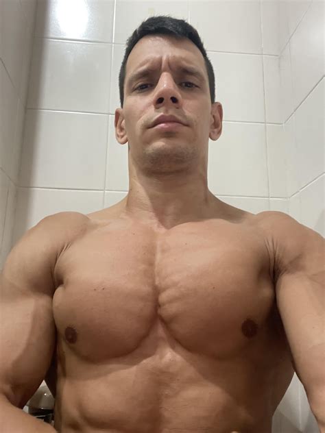 Do you like my ripped chest? : r/PecsAndPecBouncing