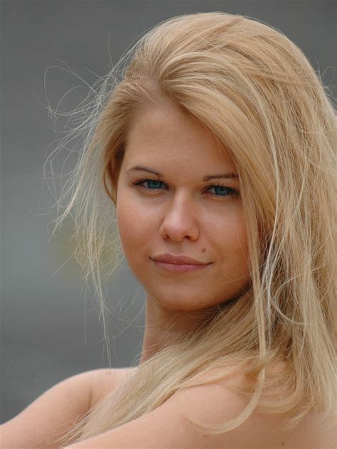 Download wallpaper blue eyes, beautiful, blonde, Tania, Russian Model