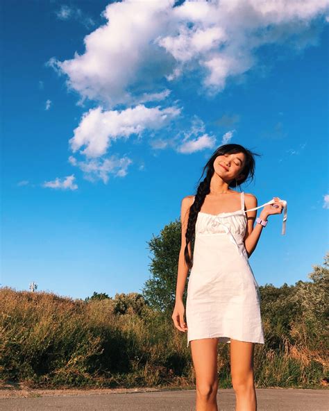 She’s a 10 but she’s a 10 (her YouTube name is Clara dao) : r/idk