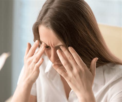 Почему критиковать себя естественно для нас, но не эффективно?
