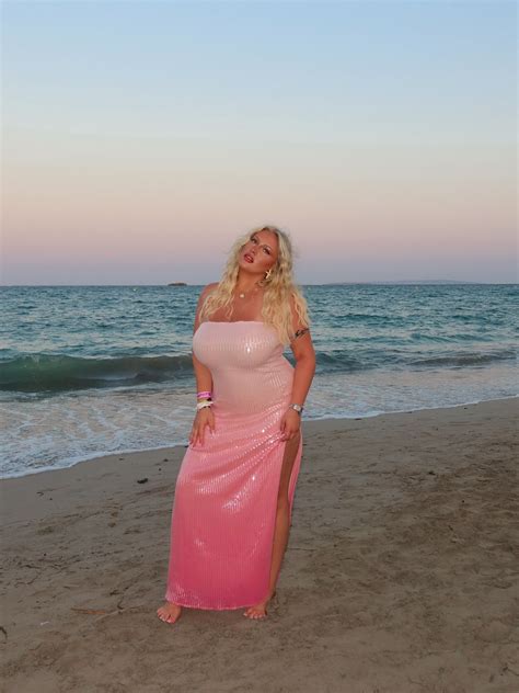 belle brooks | need a ride? | Instagram