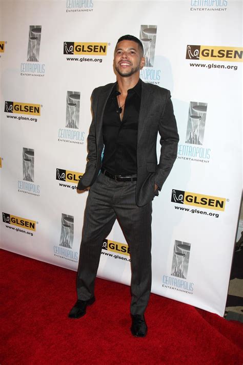 LOS ANGELES, OCT 8 - Wilson Cruz arrives at the Gay, Lesbian and
