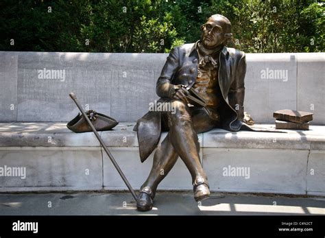 George mason statue hi-res stock photography and images - Alamy