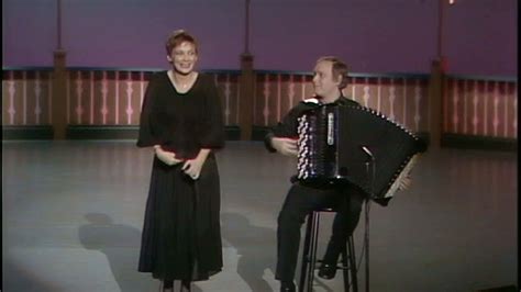 birgit carlsten hans muthas hyllest til edith piaf youtube