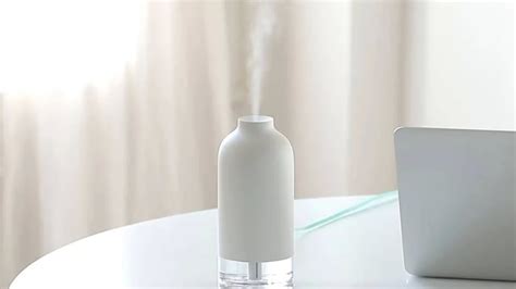 This Desktop Humidifier Looks Like a Water Bottle