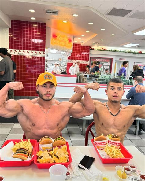 @stretchmarkedmuscle on Tumblr