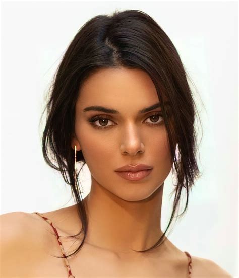 Pin di valerie 💜 su kendall | Trucco e acconciatura, Moda di celebrità ...