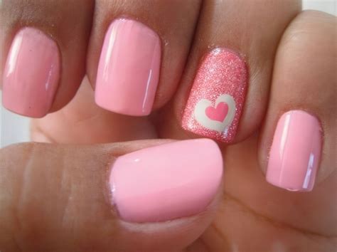 Black And Pink Heart Nails / Girls who love pink color can give it an edge by pairing it with ...