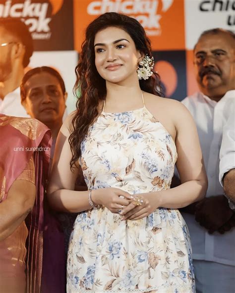 Honey Rose In Flower Printing Dress Photos 006 - Kerala9.com