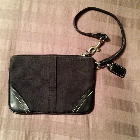 Coach Signature Wristlet - Gem