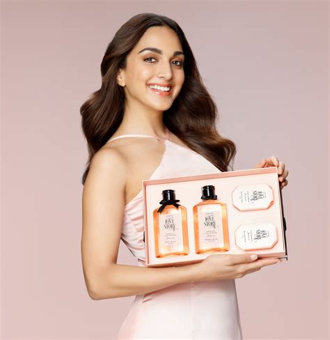 Malavika Mohanan (2460×3688) : r/UltraHighResBollywood