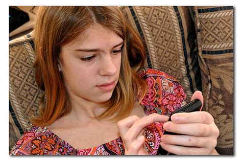 Tween Cell Phone Texting | goodncrazy.com | Carissa Rogers | Flickr