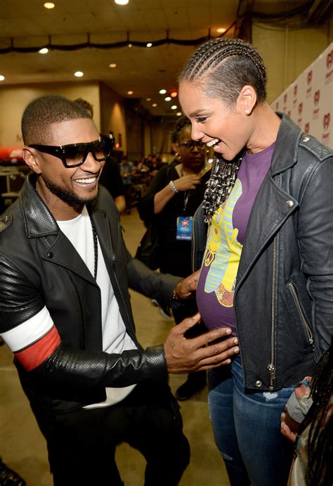 Usher couldn't help but rub Alicia Keys's growing baby bump while | 40 ...