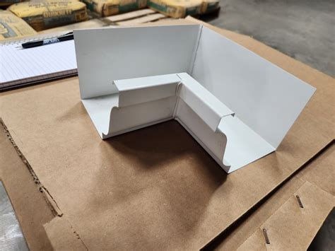 Amerimax -K Style White Aluminum Gutter Inside Miter 5"