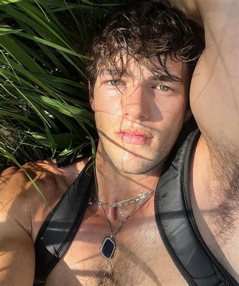 GAY CONTENT + | @peter_mai_ ️ | Instagram