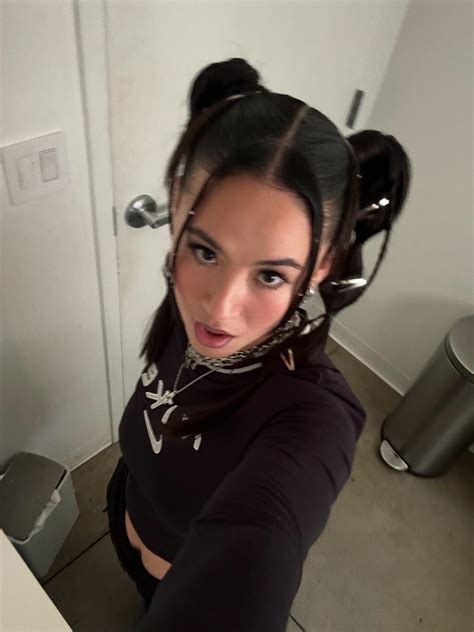 Emei (@its.emei) • Instagram photos and videos